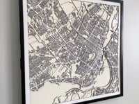 Laden und Abspielen von Videos im Galerie-Viewer, Montréal Street Carving Map (Sold Out)
