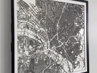 Laden und Abspielen von Videos im Galerie-Viewer, Dallas Street Carving Map (Sold Out)
